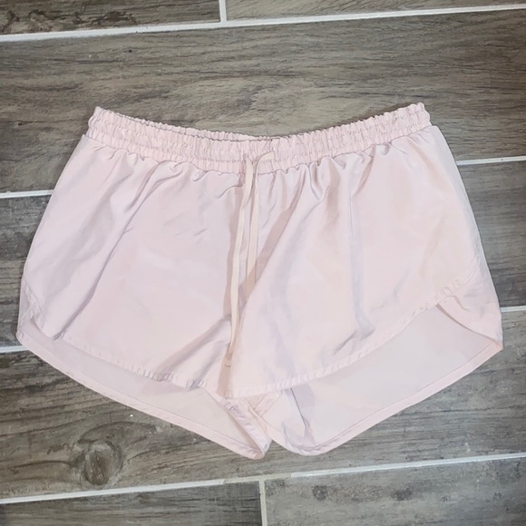 Old navy active shorts - Picture 1 of 2